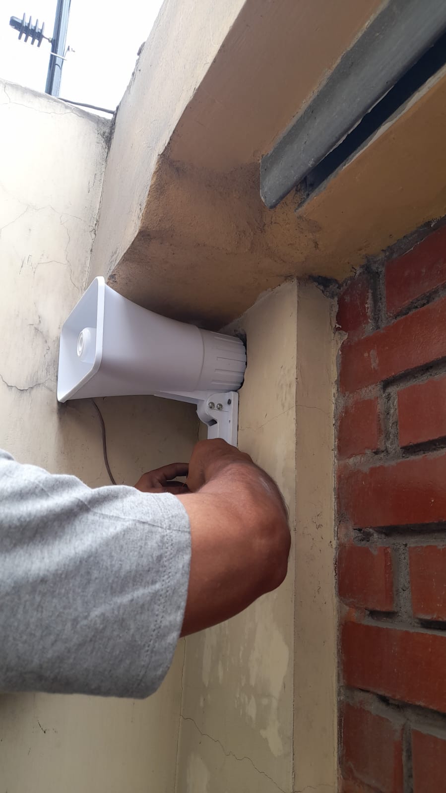 Sirena de central de cerco eléctrico